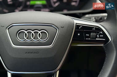 Позашляховик / Кросовер Audi e-tron 2021 в 