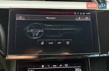 Позашляховик / Кросовер Audi e-tron 2021 в 