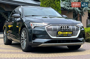 Позашляховик / Кросовер Audi e-tron 2019 в 