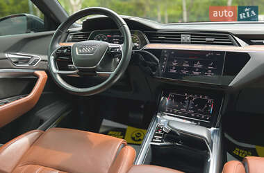 Позашляховик / Кросовер Audi e-tron 2019 в 