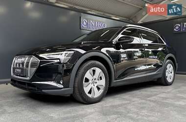 Внедорожник / Кроссовер Audi e-tron 2020 в 