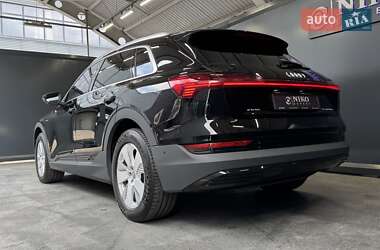 Внедорожник / Кроссовер Audi e-tron 2020 в 