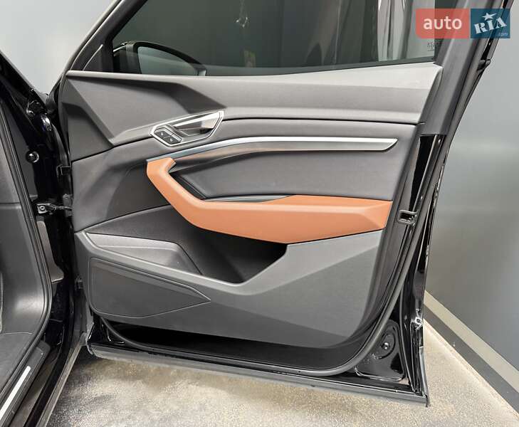 Внедорожник / Кроссовер Audi e-tron 2020 в Киеве