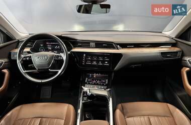Внедорожник / Кроссовер Audi e-tron 2020 в 