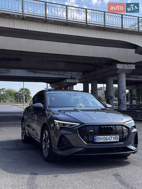 Audi e-tron 2019