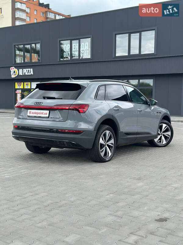 Позашляховик / Кросовер Audi e-tron 2020 в Білогородці