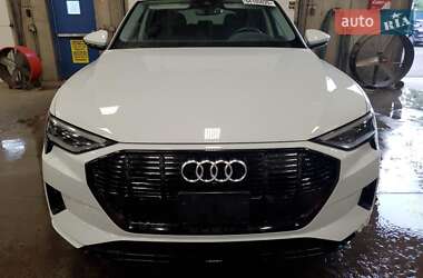 Внедорожник / Кроссовер Audi e-tron 2021 в 