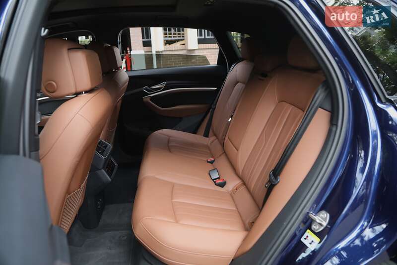 Внедорожник / Кроссовер Audi e-tron 2022 в Харькове фото 12 Внедорожник / Кроссовер Audi e-tron 2022 в Харькове