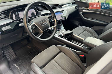 Позашляховик / Кросовер Audi e-tron 2020 в 