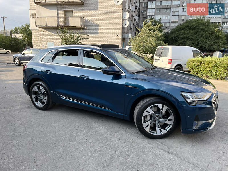Внедорожник / Кроссовер Audi e-tron 2020 в Днепре