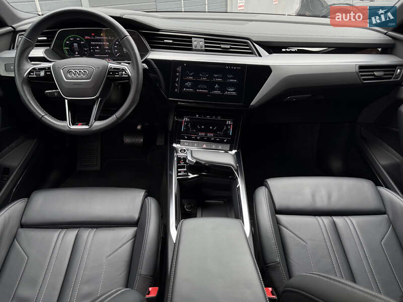 Позашляховик / Кросовер Audi e-tron 2022 в Мукачевому