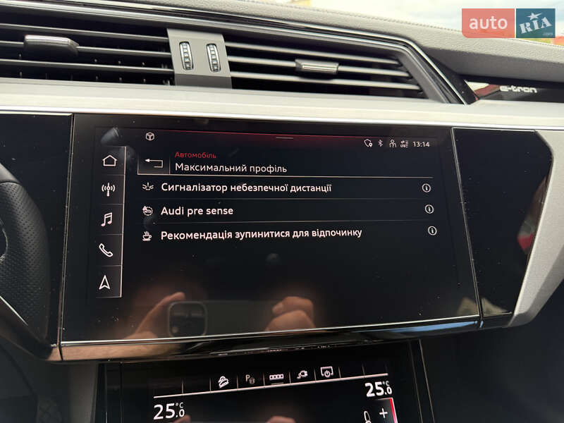Позашляховик / Кросовер Audi e-tron 2022 в Мукачевому