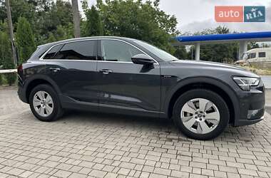 Внедорожник / Кроссовер Audi e-tron 2020 в 