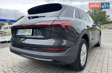Внедорожник / Кроссовер Audi e-tron 2020 в 
