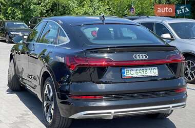 Позашляховик / Кросовер Audi e-tron 2021 в 