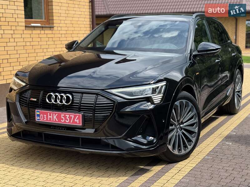 Позашляховик / Кросовер Audi e-tron 2021 в 