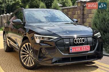 Позашляховик / Кросовер Audi e-tron 2021 в 