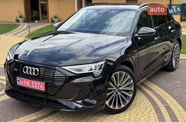 Позашляховик / Кросовер Audi e-tron 2021 в 