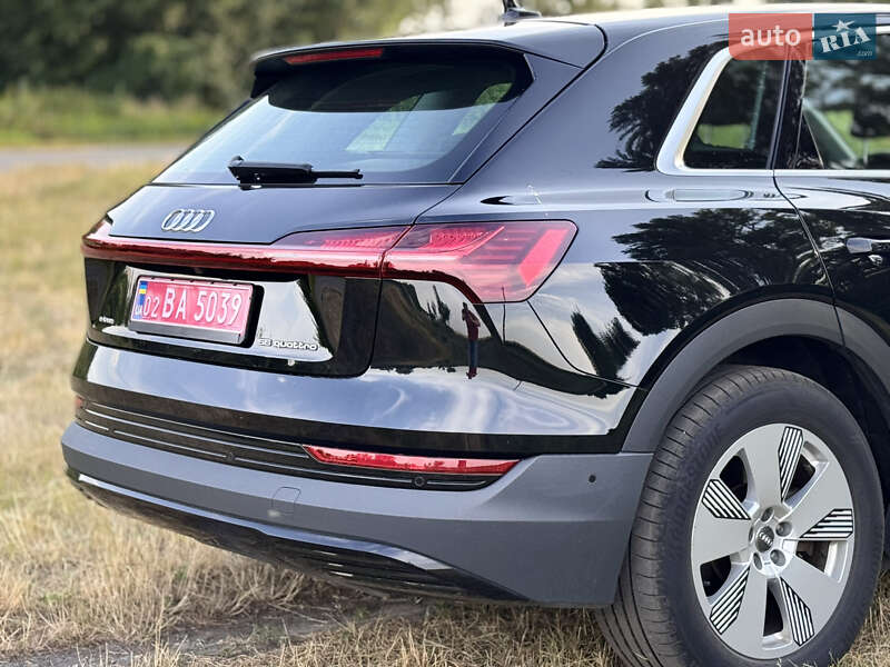 Позашляховик / Кросовер Audi e-tron 2019 в Козятині