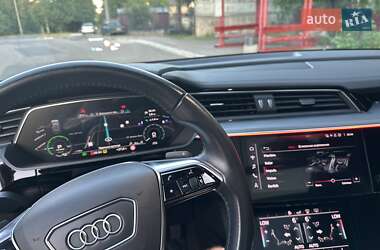 Позашляховик / Кросовер Audi e-tron 2019 в 