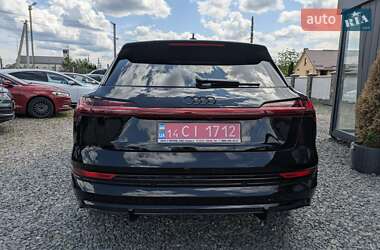 Внедорожник / Кроссовер Audi e-tron 2022 в 