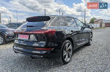 Внедорожник / Кроссовер Audi e-tron 2022 в 