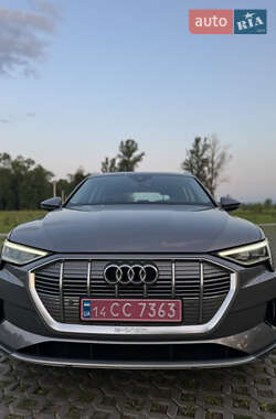 Внедорожник / Кроссовер Audi e-tron 2019 в 