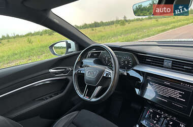 Внедорожник / Кроссовер Audi e-tron 2021 в 