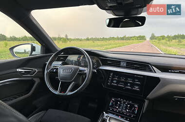 Внедорожник / Кроссовер Audi e-tron 2021 в 