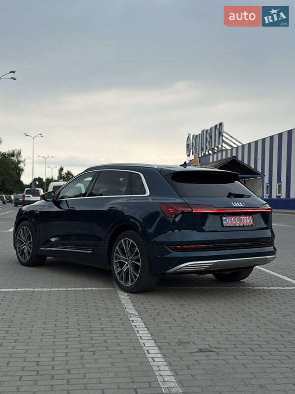 Audi e-tron 2019
