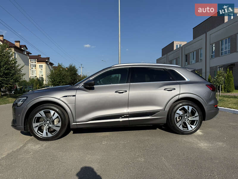 Позашляховик / Кросовер Audi e-tron 2020 в Києві