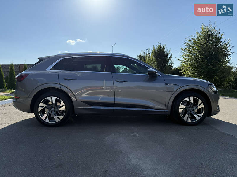 Позашляховик / Кросовер Audi e-tron 2020 в Києві