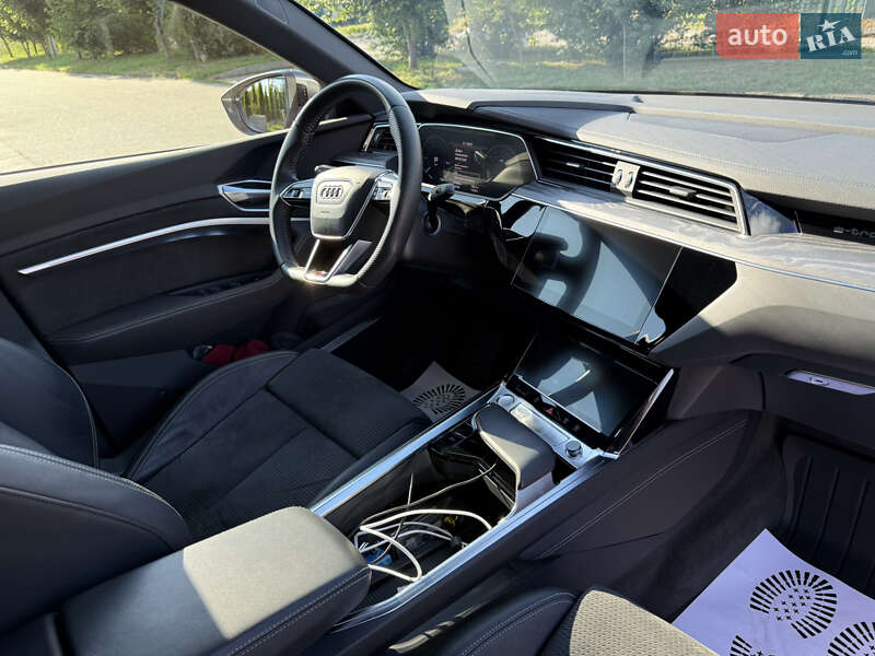 Позашляховик / Кросовер Audi e-tron 2020 в Києві