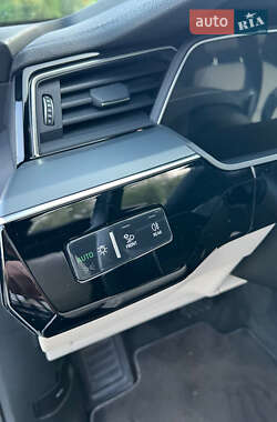 Внедорожник / Кроссовер Audi e-tron 2020 в 