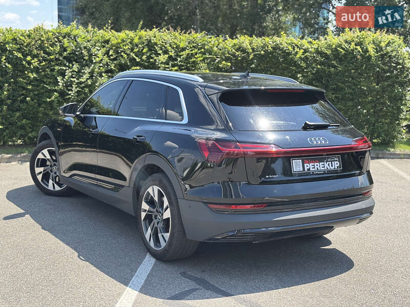 Внедорожник / Кроссовер Audi e-tron 2021 в Киеве