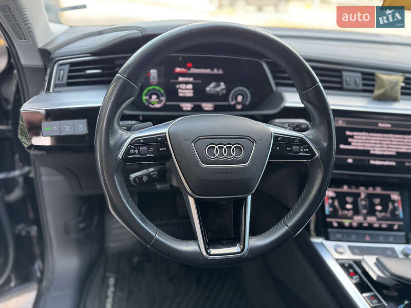 Внедорожник / Кроссовер Audi e-tron 2021 в Киеве