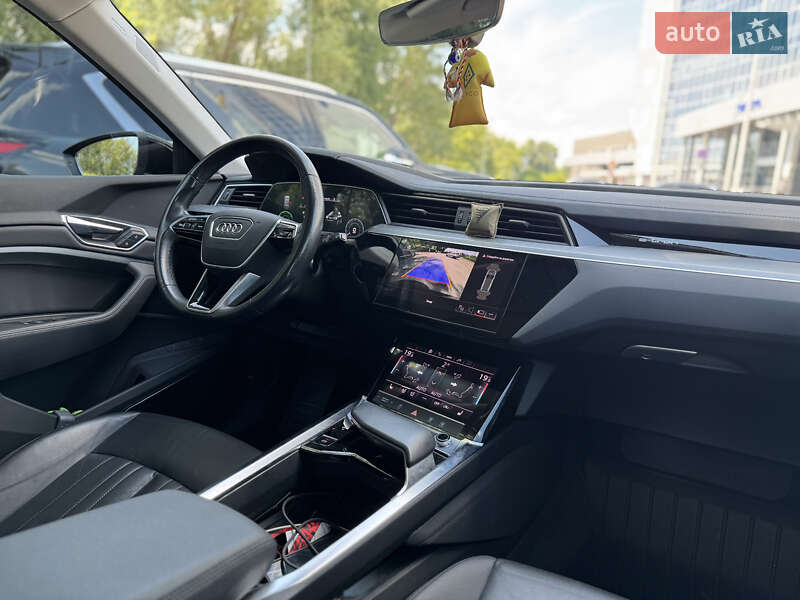 Внедорожник / Кроссовер Audi e-tron 2021 в Киеве