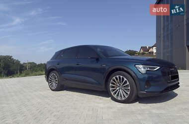 Позашляховик / Кросовер Audi e-tron 2019 в 