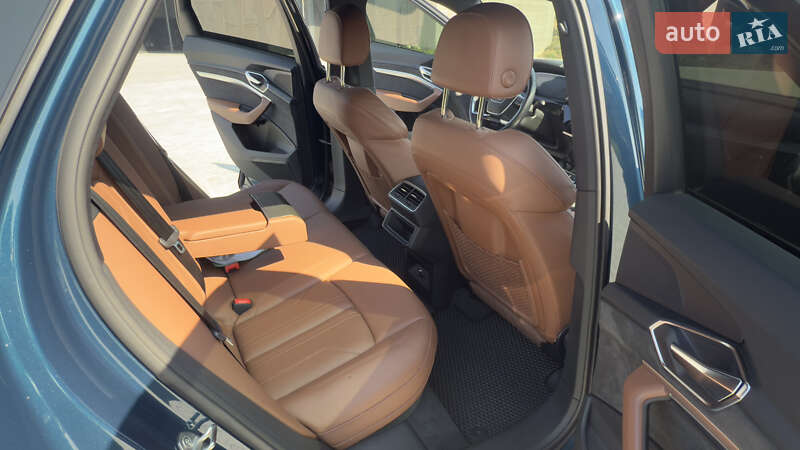 Позашляховик / Кросовер Audi e-tron 2019 в Чернівцях