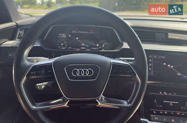 Позашляховик / Кросовер Audi e-tron 2019 в 