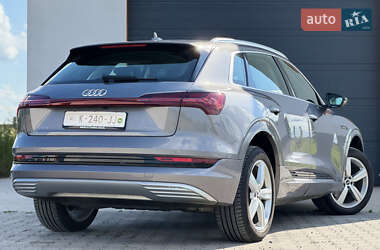 Внедорожник / Кроссовер Audi e-tron 2021 в 