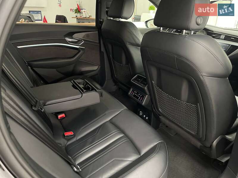 Внедорожник / Кроссовер Audi e-tron 2019 в Киеве