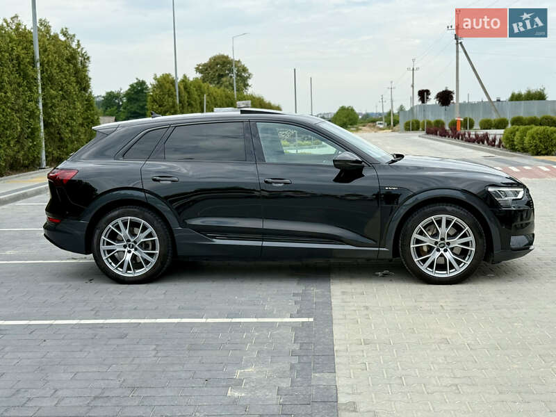 Позашляховик / Кросовер Audi e-tron 2020 в Городку
