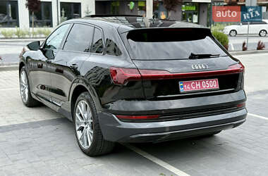 Позашляховик / Кросовер Audi e-tron 2020 в 