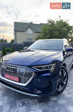 Позашляховик / Кросовер Audi e-tron 2020 в 