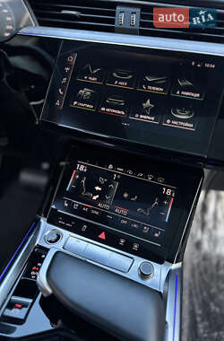 Позашляховик / Кросовер Audi e-tron 2020 в 