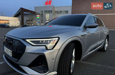 Внедорожник / Кроссовер Audi e-tron 2019 в 