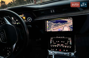 Внедорожник / Кроссовер Audi e-tron 2019 в 