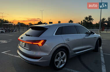 Внедорожник / Кроссовер Audi e-tron 2019 в 