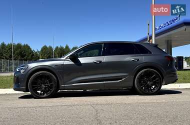 Позашляховик / Кросовер Audi e-tron 2022 в 